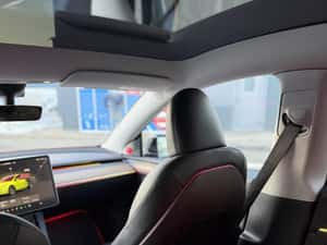 Vând Tesla Model Y Performance, Dual Motor AWD, prima înmatriculare 09.01.2023. — miniatura 5