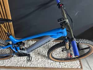 CU ACTE! Mondraker Crafty RR Fox 38 Kashima bicicleta Bosch CX e-bike — miniatura 3