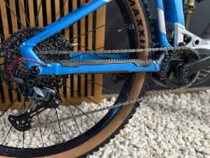 CU ACTE! Mondraker Crafty RR Fox 38 Kashima bicicleta Bosch CX e-bike — miniatura 4