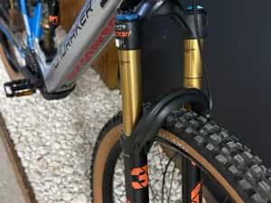 CU ACTE! Mondraker Crafty RR Fox 38 Kashima bicicleta Bosch CX e-bike — miniatura 5