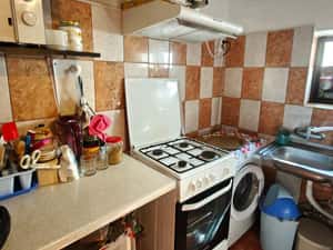 2 camere , bloc 1975, pe str. Valea Lunga
