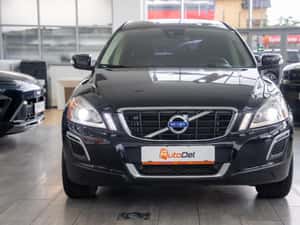 Volvo XC40 2012, Diesel, 267007 km, Negru, Semi-automată — miniatura 2