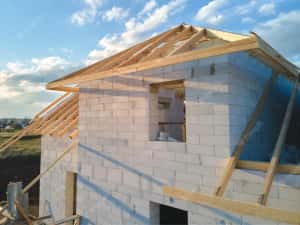 Acoperisurii Bilka Reparatii Montaj Dulgherie Vopsim Tabla Izolați — miniatura 4