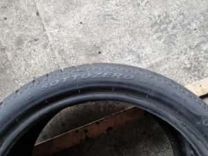 2 anvelope iarna ca si noi PIRELLI 295/30/20 dot 2019 pret per bucata — miniatura 3