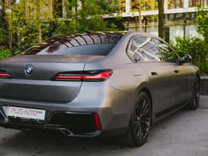 BMW 750 Hibrid Plug-in 2023 — miniatura 4
