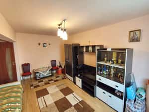 Vând apartament 3 camere etaj 1 mobilat și utilat
