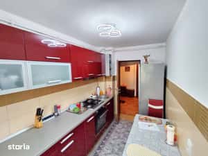 Vând apartament 3 camere etaj 1 mobilat și utilat — miniatura 4