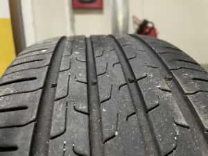 Vand 4 anvelope de vară 215/50 R19 93T