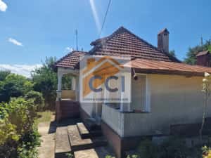 Casa in mediu rural cu teren — miniatura 4