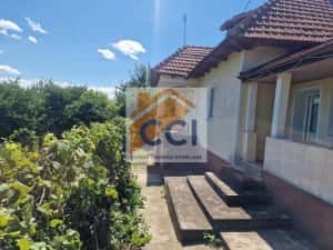 Casa in mediu rural cu teren — miniatura 5