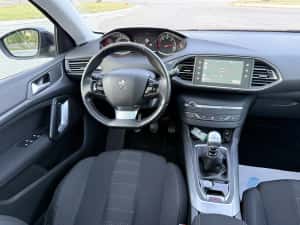 Peugeot 308 SW , Fabr. 2017 , Full Led , 1.6 Hdi , Panoramic , Keyless , Camera , Carte Service + Raport Istoric Km !! — miniatura 8