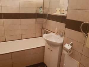 Proprietar inchiriez garsoniera Titan, metrou in apropiere — miniatura 3