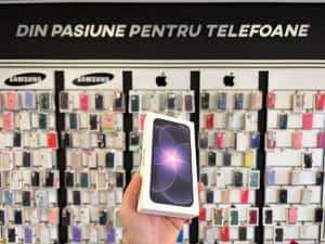 Iphone 17e / Black / sigilat / DeluxGSM — miniatura 2