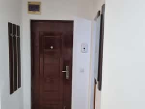 Inchiriez garzoniera — miniatura 3