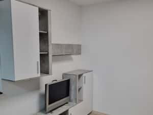 Inchiriez garzoniera — miniatura 5