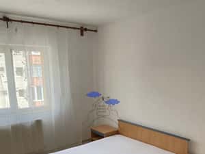 Apartament 3 camere in Bartolomeu - 2 bai si loc de parcare — miniatura 1