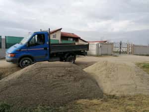 SORT 8/16, 4/8, 16/32 NISIP 0/4 pietris balast pamant sort margaritar — miniatura 4