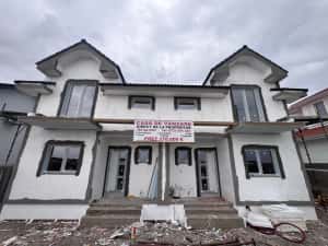 Duplex Parter + Mansarda  /Curte Generoasa/Casa dispune de 104 m2 utili/ Mosnita Noua / In Spate La Lidl/ Predare la Cheie / Direct De La Proprietar