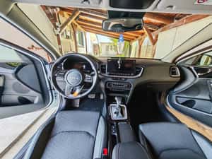 Kia Xceed - Plug In Hibrid an 2022 — miniatura 5