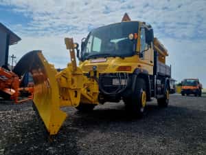 Unimog u400 u300 u500
