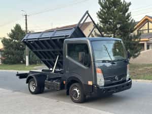 Nissan Cabstar 35-13, An 2011 Euro 5, basculabil 3 parti, se conduce cu cat B, recent adusa