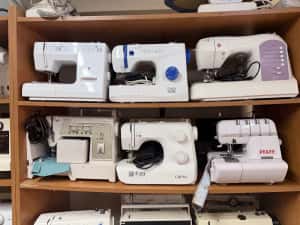 Masini de cusut si surfilat casnice sau semi industriale made in Germany — miniatura 4
