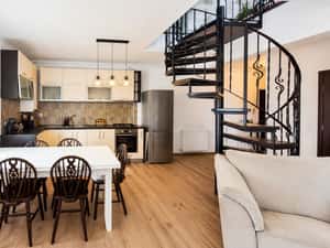 Apartament 3 camere pe doua niveluri | terasa | parcare | zona de case — miniatura 4