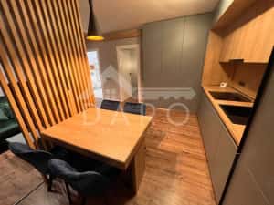 Dau in chirie 2 camere - lux - loc de parcare inclus — miniatura 2