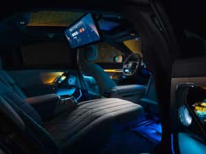 BMW 750 Hibrid Second-Hand, 89.000 km, Negru — miniatura 1