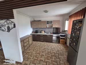 Apartament cu 1 camera str Florilor 34mp — miniatura 2