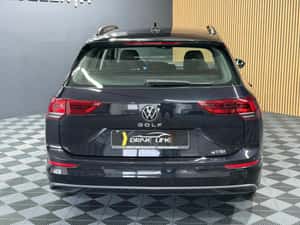 Volkswagen Golf 1.0 eTSI DSG MHEV Life — miniatura 5