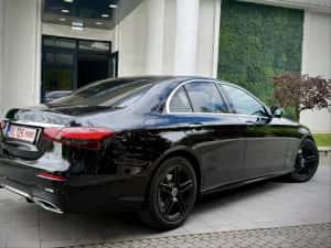 Mercedes Benz E220d Facelift AMG Pack Fab 2021! Multibeam/MBUX/Etc! Garantie 12 Luni — miniatura 8