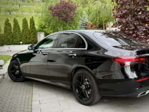 Mercedes Benz E220d Facelift AMG Pack Fab 2021! Multibeam/MBUX/Etc! Garantie 12 Luni — miniatura 10