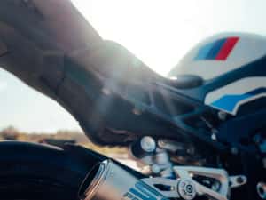 BMW M1000R 2022 FULL EXTRAS / SC Project + Arrow / 12.000 km / Impecabilă — miniatura 3