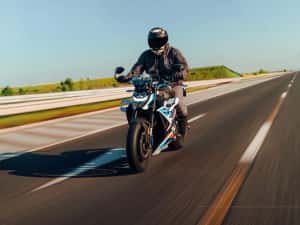 BMW M1000R 2022 FULL EXTRAS / SC Project + Arrow / 12.000 km / Impecabilă — miniatura 4