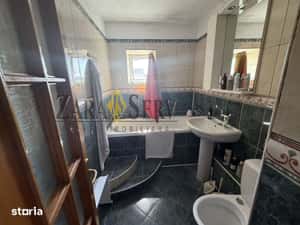 Apartament 3 camere de vânzare – Str. Mărășești, Ploiești — miniatura 5