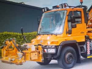 Unimog U400 autospeciala — miniatura 1