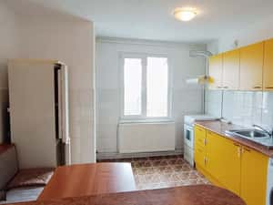 Apartament cu 2 camere decomandate, in cartierul Astra-Mercur — miniatura 3