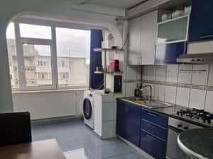 Centru - Bd. Ferdinand - apartament 3 camere , loc propriu de parcare — miniatura 4