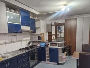 Centru - Bd. Ferdinand - apartament 3 camere , loc propriu de parcare — miniatura 5