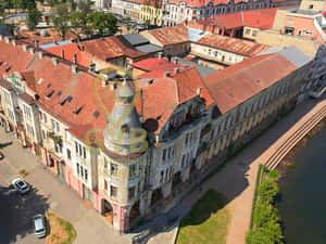 De vânzare apartament în clădire istorică * Ultracentral * Piața Gojdu — miniatura 4