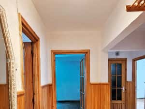 Apartament 3 camere decomandate,etaj 1, loc parcare si boxa, zona C-lea Romanului — miniatura 5