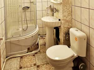 Apartament 3 camere decomandate,etaj 1, loc parcare si boxa, zona C-lea Romanului — miniatura 7