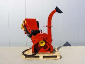 Tocător crengi la tractor RT 630 R cu role de tragere — miniatura 4