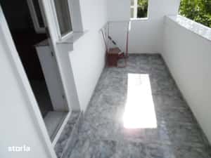 Inchiriez apartament 2 camere decomandat Deva, Independentei, etaj 3 — miniatura 6