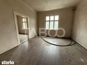 3 apartamente la casa 132 mpu de vanzare si curte 966 mp zona Turnisor — miniatura 4