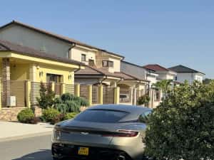 Aston martin DB11 V12 740CP variante — miniatura 5