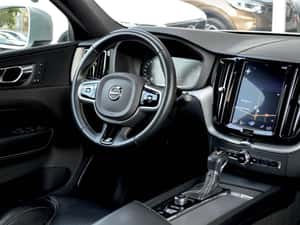 2018 Volvo XC60 2.0 D4 R Design AWD /Rate Fixe/Garantie/Distronic — miniatura 4