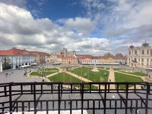 Piata Unirii 6 Camere | 400mp Etaj 3 | Palatul Bruck - renovat — miniatura 1