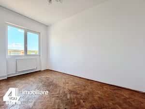 Apartament 3 camere Ineu langa Primarie ,82 mp, cu termotecă — miniatura 4
